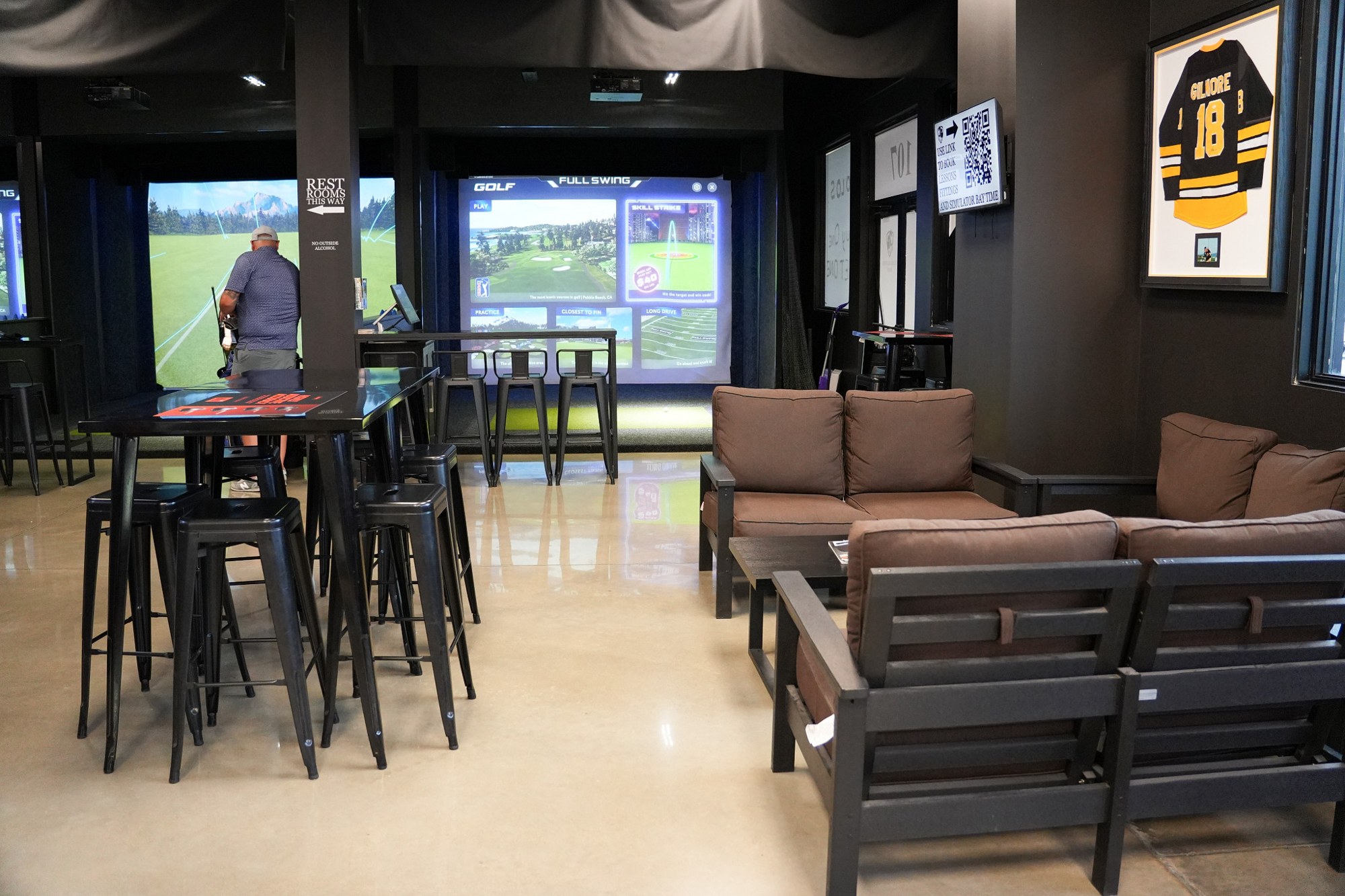 Simulator lounge