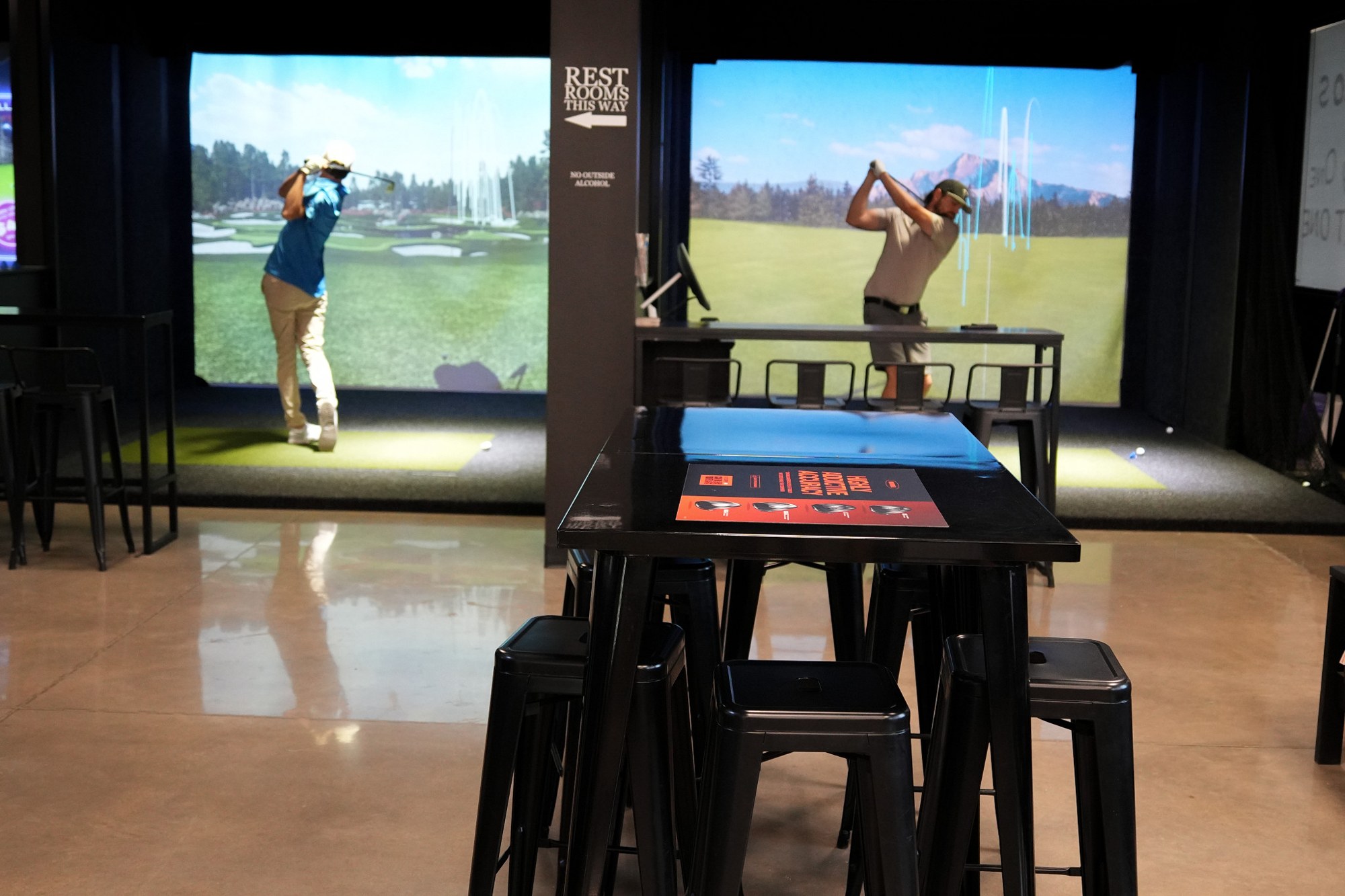 Indoor golf bays